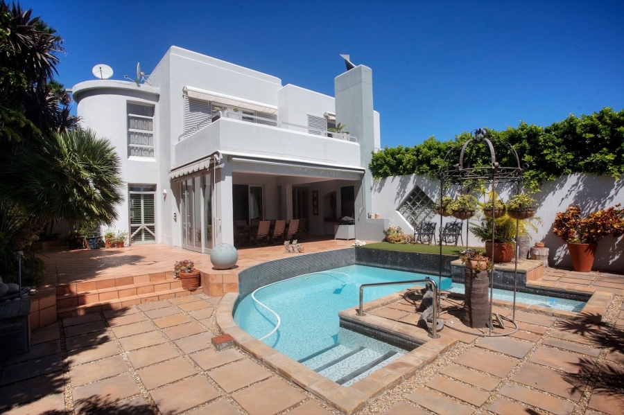 4 Bedroom Property for Sale in Summerstrand Eastern Cape
